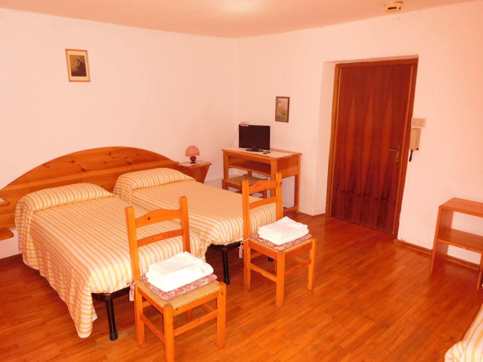 Antico Albergo Sant'Antonio Fonzaso ภายนอก รูปภาพ
