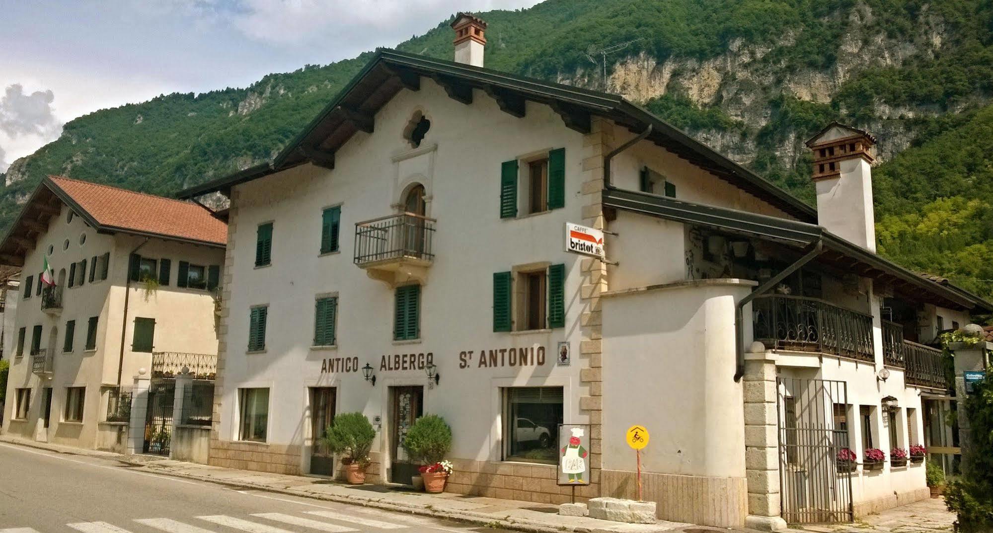 Antico Albergo Sant'Antonio Fonzaso ภายนอก รูปภาพ